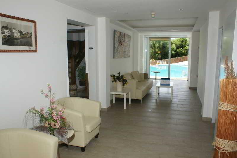Hostal Xuroy Cala Alcaufar Exterior photo